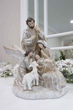Load image into Gallery viewer, Angel_Nativity_Champagne
