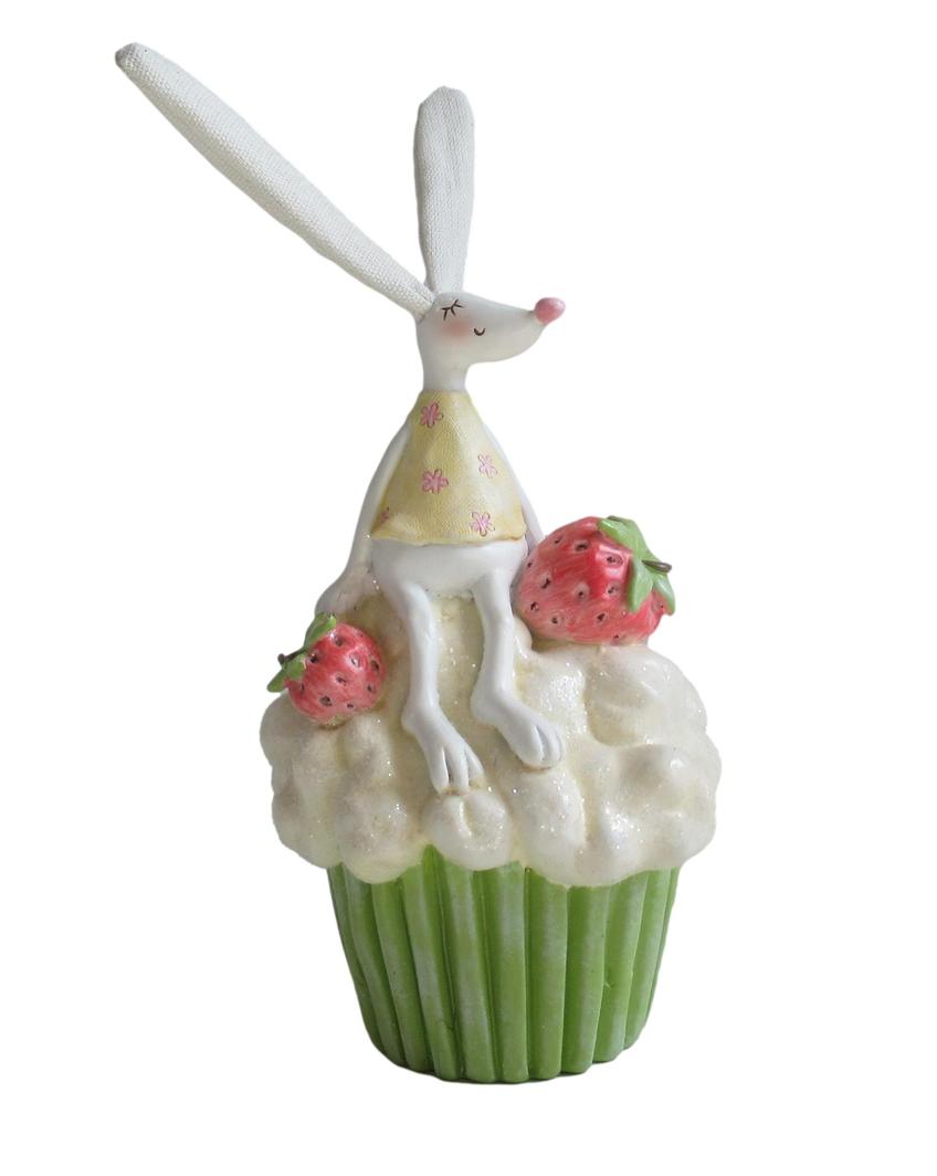 White_Bunny_on_Cupcake